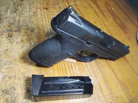  (VENDIDA) 

Muy buenas compañeros.
Pongo a la venta la smith wesson Compact del 9 mm Parabelum guiada 00