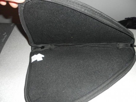 vendo funda de transporte hammerlien buen estado 34cm de largo y y 20 cm de ancha. esta en valencia . 00