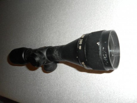 vendo visor gamo compact 4x32  tiene algunos arañazor pero funciona muy bien. se vende tal cual esta en 00
