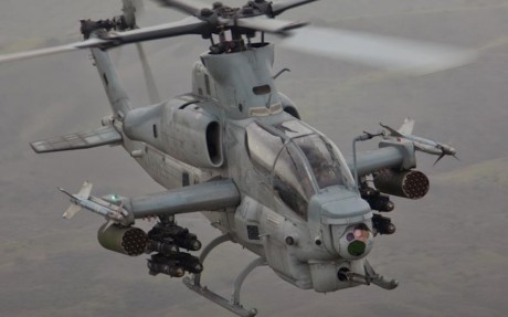 Comprar los que sean necesarios AH-1Z Viper y dejemos de complicar las cosas con los F-35... Al coste 20