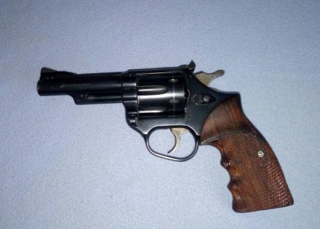 Vendo o cambio por otra arma:
Revolver Pietta cal. 45 LC guiado con licencia AE.
Revolver Astra 357 de 01