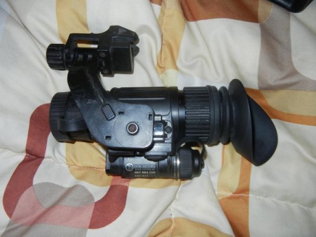 Vendo Monocular Vision Nocturna armasight-n-14-gen-2+qsi de Fosforo Blanco en vez de Verde
casi equivale 11