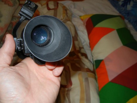 Vendo Monocular Vision Nocturna armasight-n-14-gen-2+qsi de Fosforo Blanco en vez de Verde
casi equivale 10