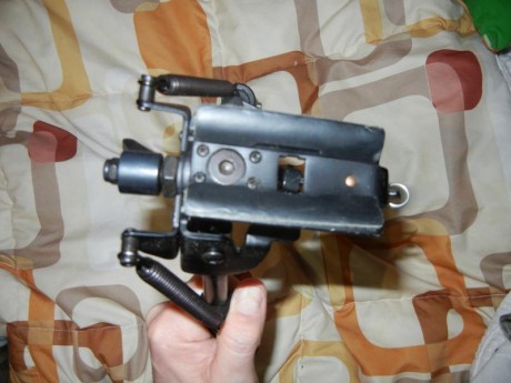 Vendo Bipode basculante  corto
estado nuevo, creo que no lo he usado nunca, como mucho instalarlo en el 10