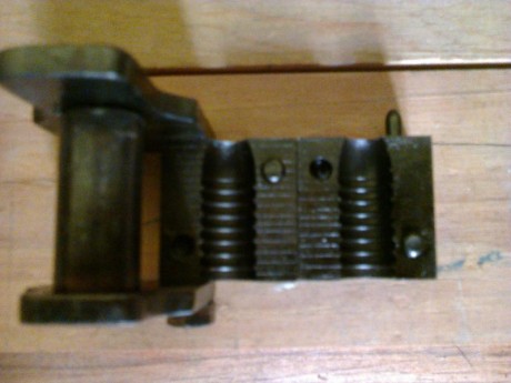 Vendo molde usado marca HOCH para arma larga calibre .457 en perfecto estado, sin tenazas. 
Fabricante 01