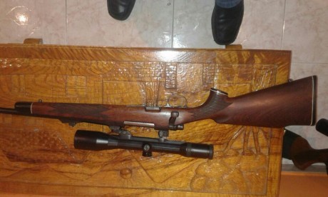 El rifle es de mi hermano esta para venta en 1300 e completo.el visor que tiene es un zeis aniversario 00
