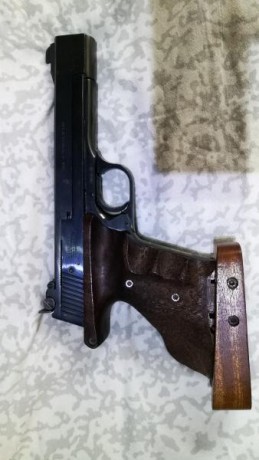 Vendo pistola S&W model 41 cal.22 en buen estado con dos cargadores, precio 350€ puesta en cualquier 00