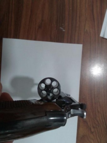 Buenas noches, vendo por falta de uso, un revólver Llama comanche III, con cañón de 4", calibre 357 00
