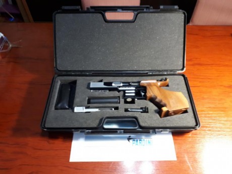 Vendo pistola para tiro standard PARDINI SP NEW 22 LR impecable. Completa con dos cargadores y accesorios 02