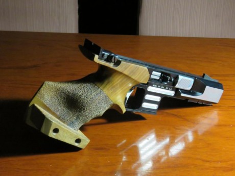 Vendo pistola para tiro standard PARDINI SP NEW 22 LR impecable. Completa con dos cargadores y accesorios 31