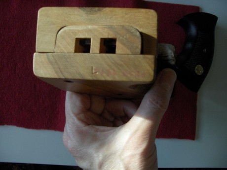 Hola a todos: Vendo las cachas que pongo en las imágenes por 170 euros, envío incluído dentro de la Península. 10