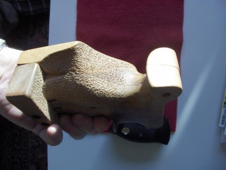 Hola a todos: Vendo las cachas que pongo en las imágenes por 170 euros, envío incluído dentro de la Península. 51