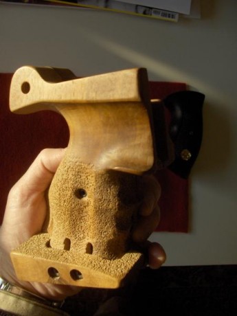 Hola a todos: Vendo las cachas que pongo en las imágenes por 170 euros, envío incluído dentro de la Península. 50