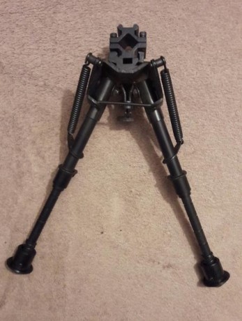   Hola compañeros. Desde que me quité la carabina del .22 tengo este material en casa sin usar. Visor 10