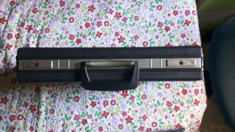 Vendo maletin de walther gsp 30 euros en muy buen estado o cambio por uno estrecho de walther
  Cacha 02