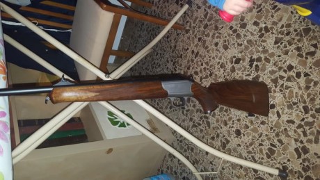 Se vende blaser R 93 modelo standar impecable y muy poco usado. En calibre 30 06 .

Precio 1850 euros.

Tambien 01