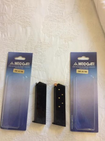 Hola, vendo dos cargadores de siete balas del calibre 45, de colt 1911. totalmente nuevos, vendo por error 00