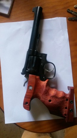 Hola a todos vendo una glock 17 preparada para competicion y con alza micrometrica casi sin usar.precio 02