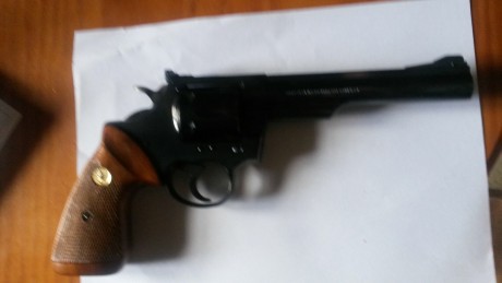 Hola a todos vendo una glock 17 preparada para competicion y con alza micrometrica casi sin usar.precio 01