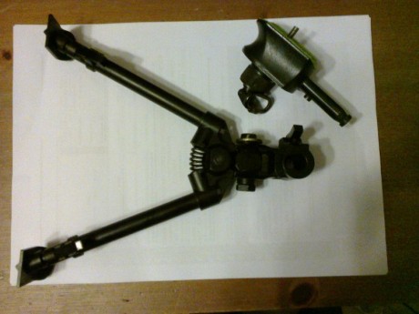 Se vende conjunto formado por: 
1 bípode  copia de VersaPod.  Patas de 13 cms de largo, extensibles hasta 00