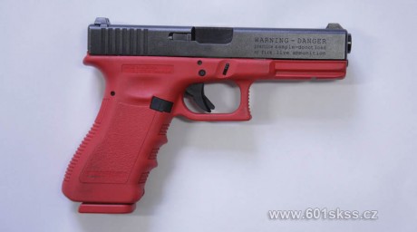 Compro  Glock 17, modelo R  (reset), para entrenamiento y formación, como el de la foto.

Me interesa 00