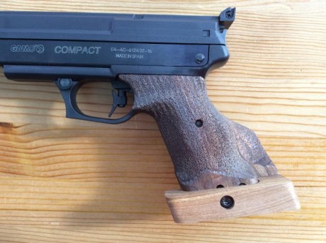 EN VENTA PISTOLA GAMO COMPACT PARA ZURDO, PRECIO 150€ INCLUIDOS LOS GASTOS DE ENVÍO EN LA PENÍNSULA.

Hola 11