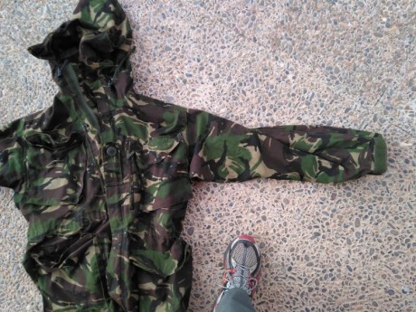 Vendo este chaqueton del ejercito ingles talla 170/96 esta usado pero en muy buen estado.
El precio es 12