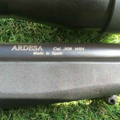 Vendo por no usar.
Cañón corto 38cm
Apenas he tirado una caja de balas y he sido el primer comprador.
Incluye 10