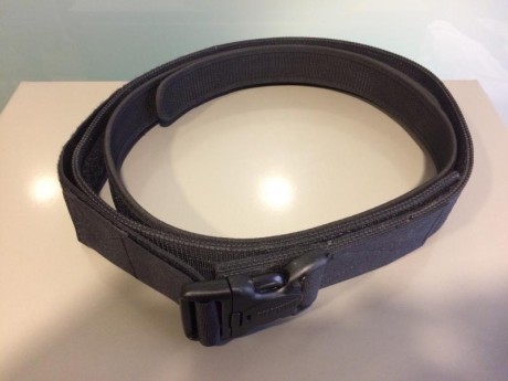 Cinturón rigido Blackhawk original, estado como nuevo, talla M (para no mas de 78-80 kg.

Trae cinto interior 01