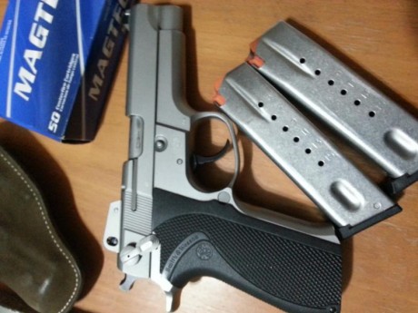Buenos dias
Vendo pistola S&W Md.5906 9Pb por no usar ya que me dedico mas a la competicion con carabina/rifle
Esta 01