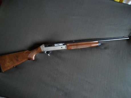 Buenas tardes

Un amigo vende esta escopeta y me ha dado el encargo de poner el anuncio. 
Se trata de 02