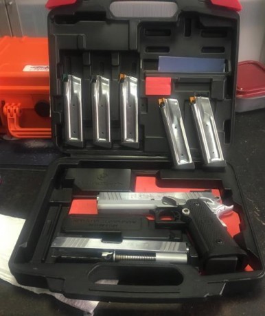 Buenos días.

Un amigo me ha pedido que ponga a la venta este fantástico equipo para tirar IPSC o precisión 00