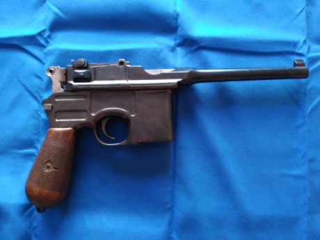 Pistola Mauser C96.
Calibre 7.63x25.
Buen estado general.  Mecanismos funcionan correctamente. 
Funda 160