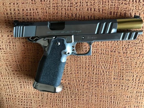 Hola compañeros. Un buen amigo Vende una preciosa pistola INFINITY HIBRID en acero inoxidable, solo ha 02