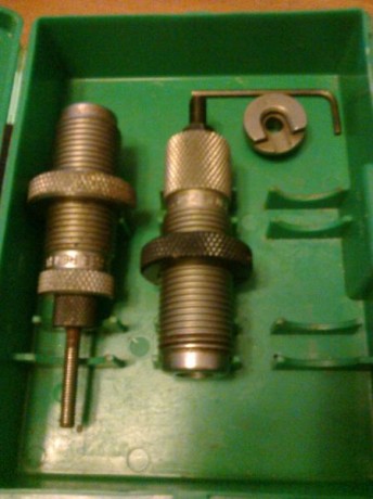 Vendo juego dies para el calibre .222 Remington.
Consta de 1 die desempistonador y recalibrador de cuello, 00