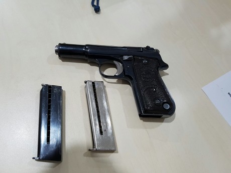 Hola a todos, un amigo del Club, no muy diestro en internet, vende pistola Astra modelo Falcon 4000, calibre 20