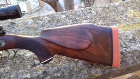 Se vende rifle marca Vom Hofe en calibre 5,6x61 Super Expres Vom Hofe.  Tiene un cerrojo tipo mauser 98, 01