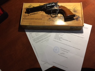 Hola muy buenos dias..¡¡
Se ponen a la venta Replicas Uberti, ambos con certificado y Bope están inscritos 01