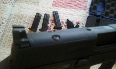 OPORTUNIDAD LA PISTOLA NUEVA VALE 1.095 € MAS 2 CARGADORES EXTRAS DE 45 € CADA UNO
Comprada nueva por 01