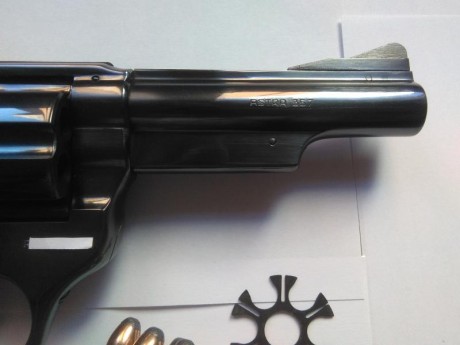 Hola compañeros.
Tengo un amigo que me ha encargado le anuncie unas armas que desea vender.
La que expongo 01