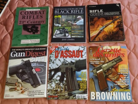 Vendo estos libros, comprando tres o mas gastos envio gratis, contesto por privado
Beretta history  color 01