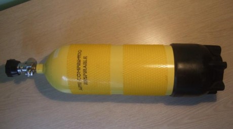 Botella de  8/2012, solo usada para cargar pcp, con su griferia y culote,
Retimbrado hasta 10/2018 , adjunto 00