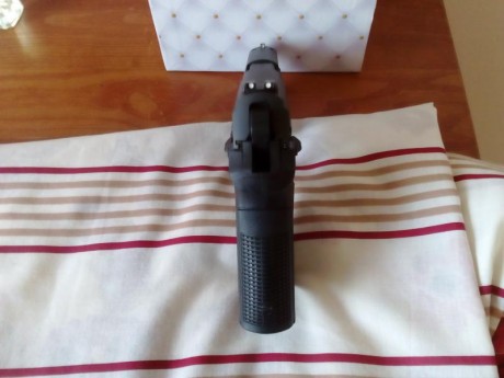 ----- VENDIDA -----

Se vende pistola compacta 9 mm pb,muy buen estado,3 cargadores de 15,caja original,un 70