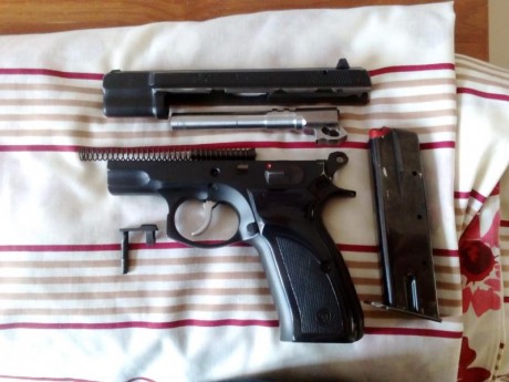 ---VENDIDA--- GRACIAS

Se vende CZ 75B 9mm pb,buen estado ,2 cargadores de 16,caja original.
240 euros 90