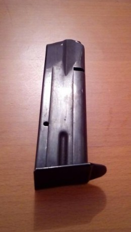 Buenas. Vendo varios cargadores de 9 mm parabellum desconocidos. No se los modelos a los que pertenecen. 00