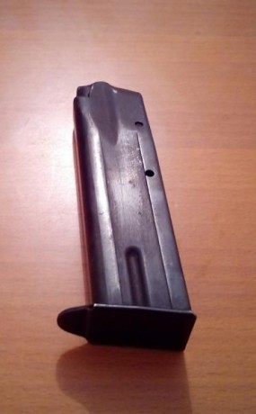 Buenas. Vendo varios cargadores de 9 mm parabellum desconocidos. No se los modelos a los que pertenecen. 10