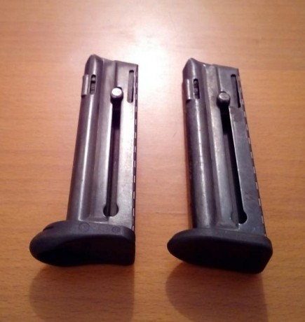 Buenas, se vende cargador para walther p22 del calibre 22 lr. Precio 22 euros con portes incluidos. Se 00