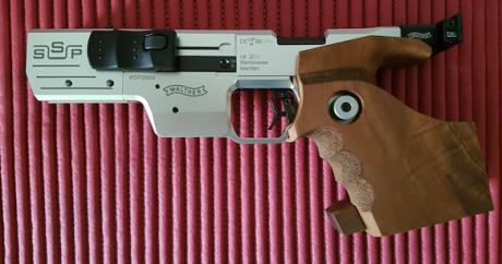Muy buenas a todos!!!!!!

Vendo esta maravilla de arma de disparador electrónico con poquísimos tiros 02