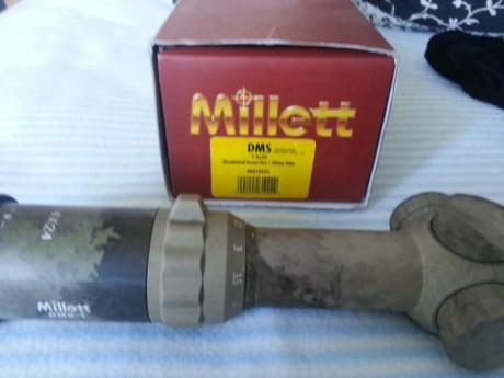 Vendo visor millett DMS 1-4x24 con tubo de 30mm y reticula DOT iluminada roja, estaba montado en un cetme 01