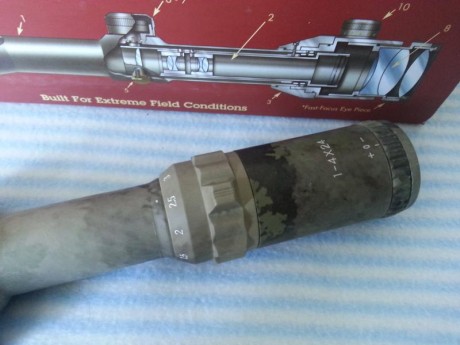 Vendo visor millett DMS 1-4x24 con tubo de 30mm y reticula DOT iluminada roja, estaba montado en un cetme 00